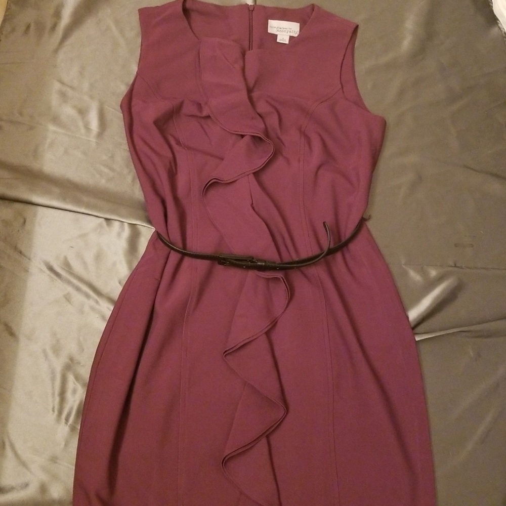 ❤️ NWOT - Sheath dress w/Ruffle front Size 8